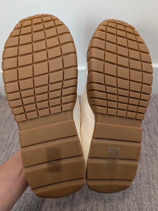 NEW/NIB White Project Cloud Donna Hitop - Picture 5 of 7